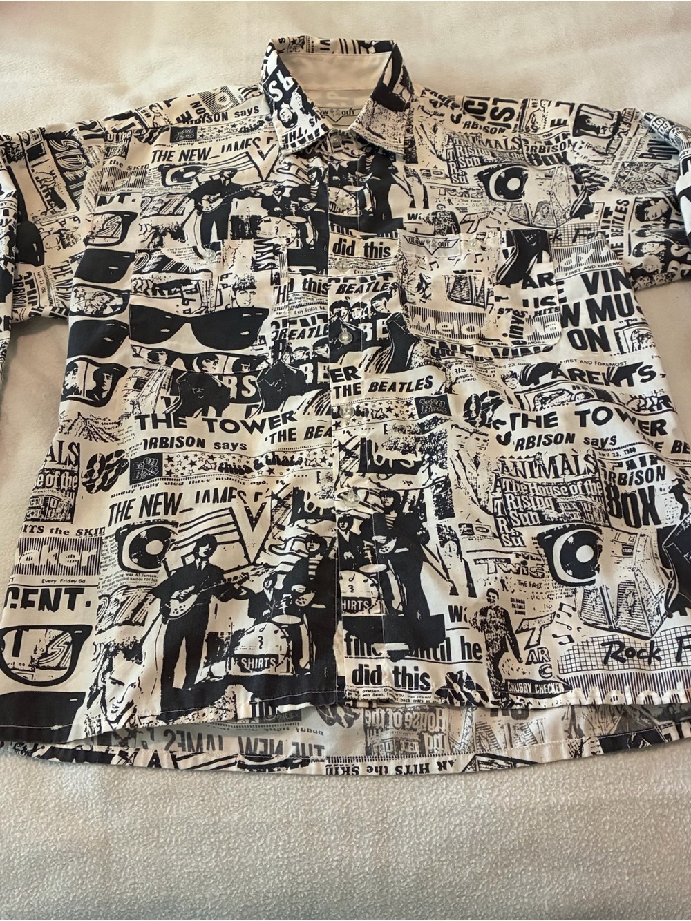 VINTAGE Black & White Graphic Newsprint Long Sleeve Button-Down Shirt Beatles